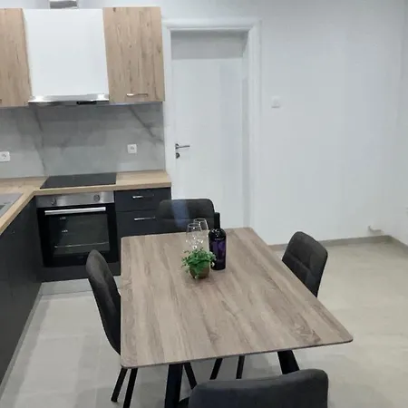 Jednosobni S Pogledom Na Апартаменты Муртер