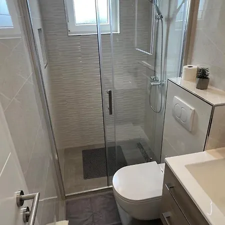 Апартаменты Jednosobni S Pogledom Na